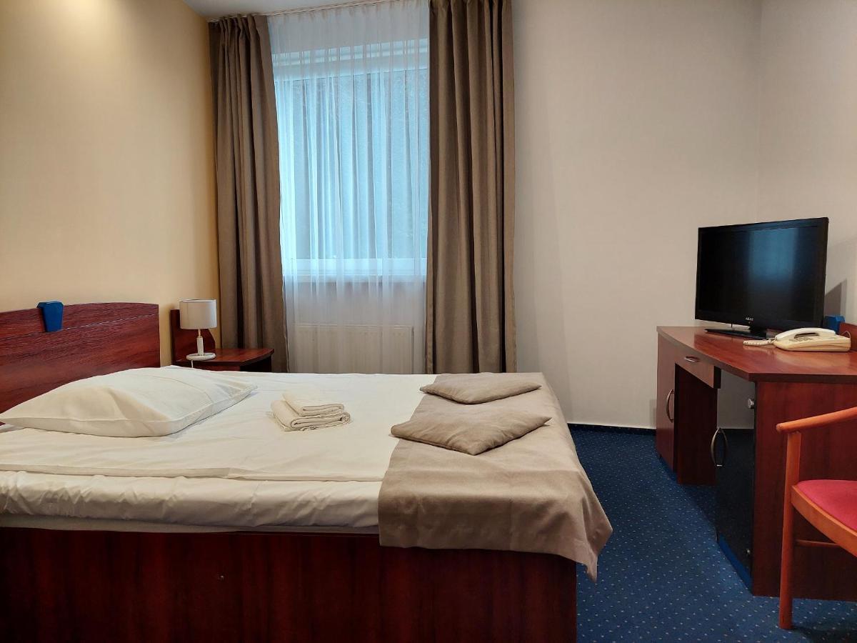 Eurohotel Baniocha Ngoại thất bức ảnh